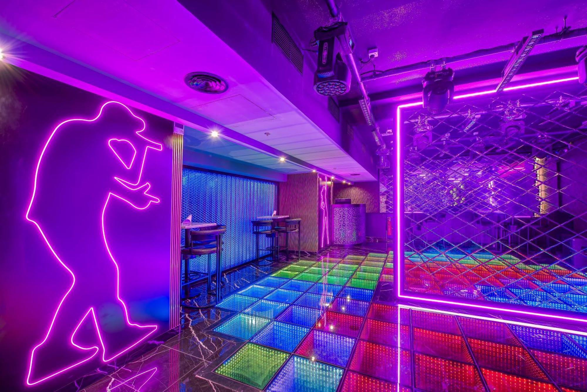 דובאי Wescott Hotel מראה חיצוני תמונה